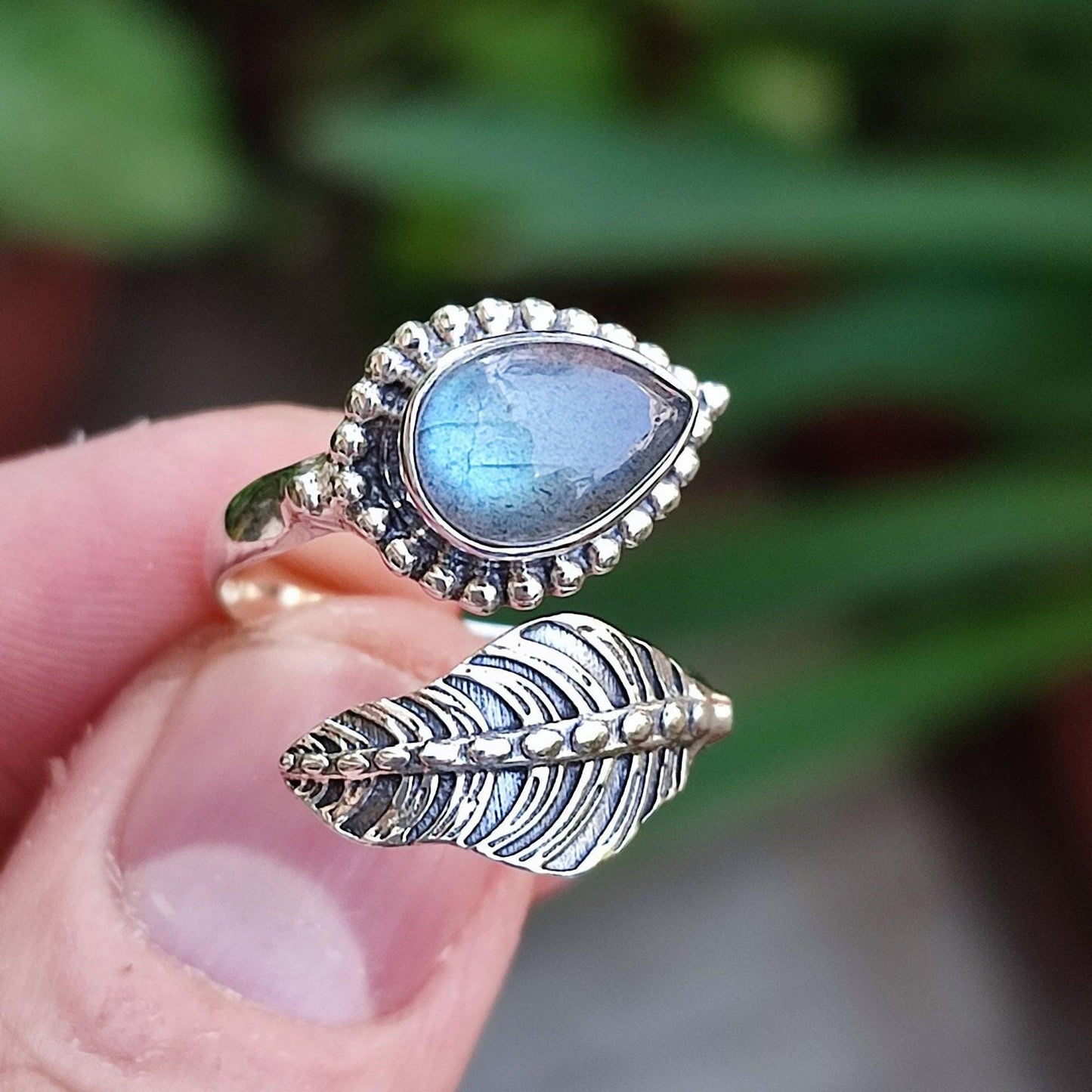 Natural Labradorite Ring, Labradorite Silver Ring, Labradorite Ring, Labradorite Statement Pearshape Ring, Labradorite Adjustable Leaf Ring