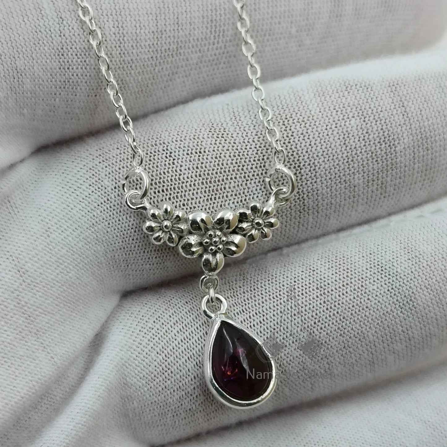 Natural Garnet Necklace, 925 Sterling Silver Floral Pendant, January Birthstone Jewelry, Garnet Gemstone Necklace, Handmade Gift for Her