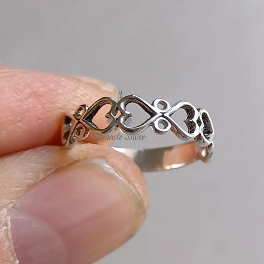Tiny Hearts Ring, 925 Sterling Silver Heart Ring, Dainty Promise Ring Band, Dainty Connected Hearts Handmade Jewelry, Elegant Gift for Her